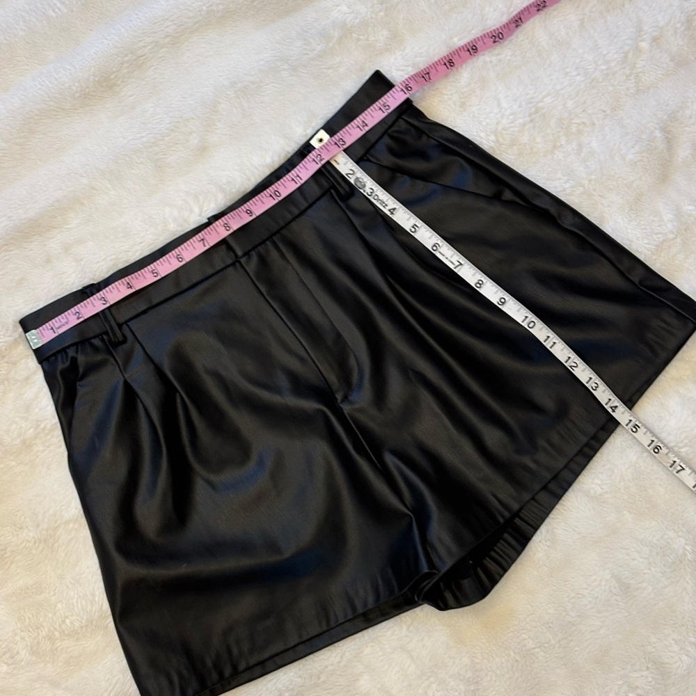 Zara Black High Waist Women Shorts - Picture 3 of 9